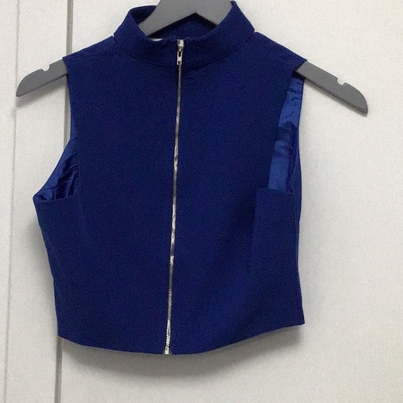 Top - Picture 2 of 2